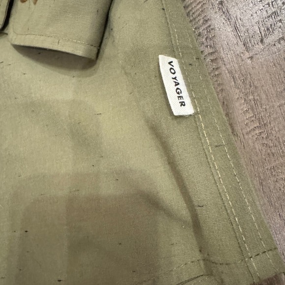 Voyager Mens XL Button Up Shirt Olive Green Camping Hiking Outdoor - Picture 2 of 9